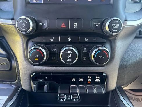 Used 2022 RAM 2500 Big Horn w/ Level C Equiment Group AWD/4WD image 24