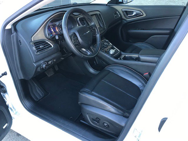 Used 2015 Chrysler 200 C FWD image 5