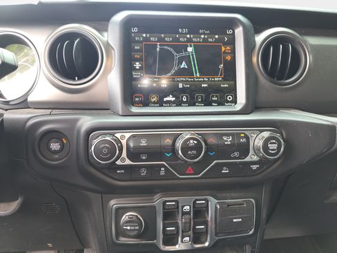 Used 2023 Jeep Gladiator Sport AWD/4WD image 6