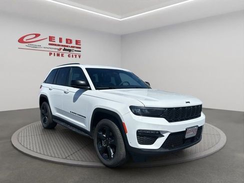 Used 2024 Jeep Grand Cherokee Limited w/ Luxury Tech Group II AWD/4WD image 12