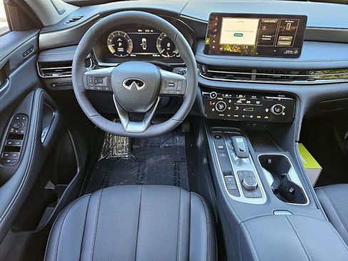 New 2026 INFINITI QX60 Luxe w/ Family Package image 9