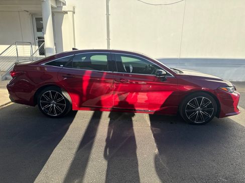 Used 2021 Toyota Avalon Touring FWD image 4