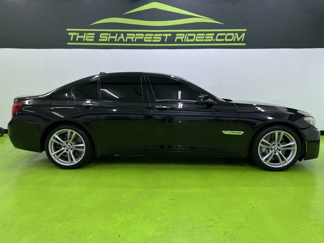 Used 2012 BMW 750i RWD image 11