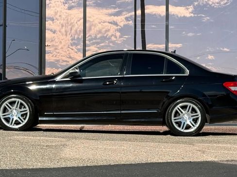 Used 2009 Mercedes-Benz C 350 Sport image 5