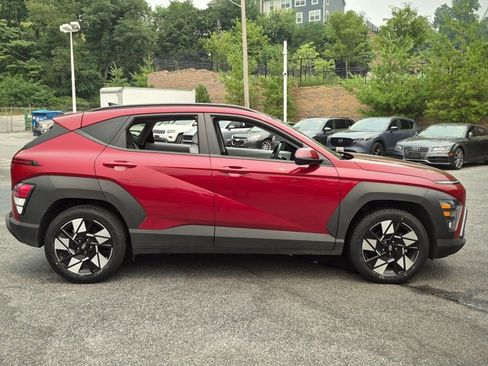 Used 2024 Hyundai Kona SEL FWD image 4