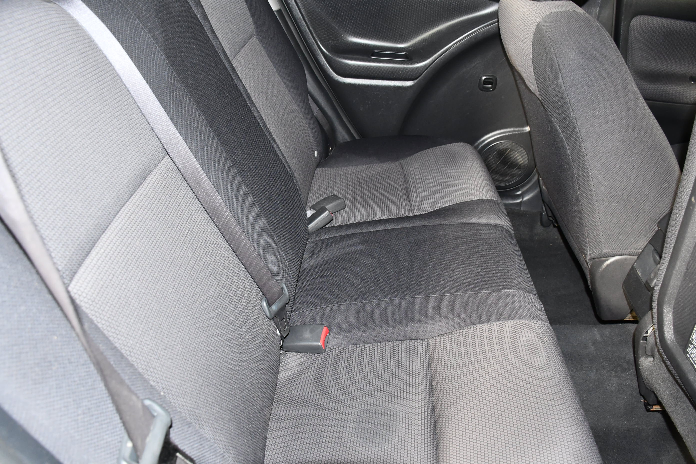 Used 2005 Pontiac Vibe w/ Power Group Value Package FWD image 39