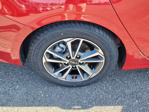 Certified 2023 Kia Forte LXS w/ LXS Technology Package FWD image 37