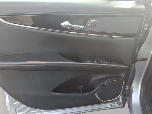 Used 2023 Lincoln Nautilus Reserve image 12