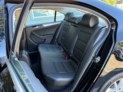 Used 2015 Volkswagen Jetta SE FWD image 12