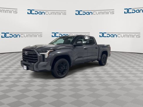 Used 2022 Toyota Tundra SR5 RWD image 4