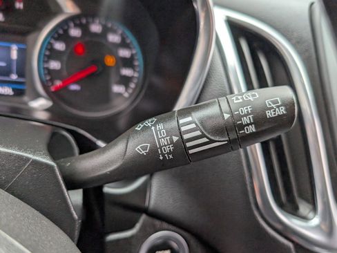 Used 2020 Chevrolet Equinox LT image 34