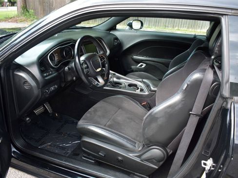 Used 2016 Dodge Challenger R/T Scat Pack w/ Leather Interior Group RWD image 13