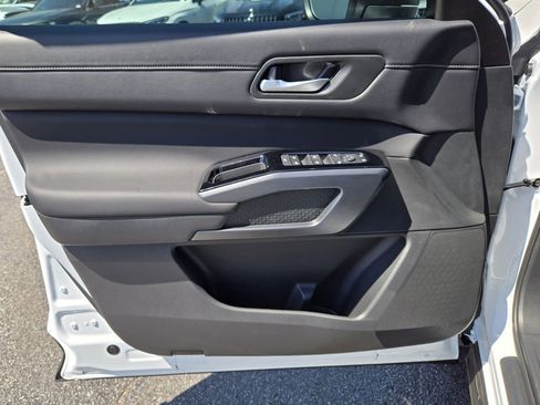 New 2026 Nissan Pathfinder SL w/ Cargo Package FWD image 17