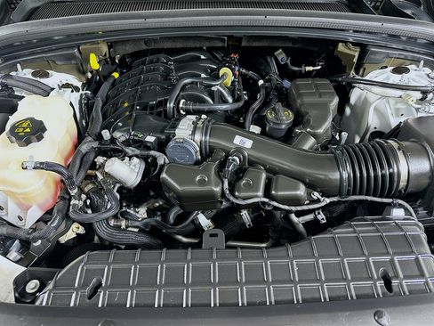 Used 2023 Jeep Grand Cherokee L Laredo image 32