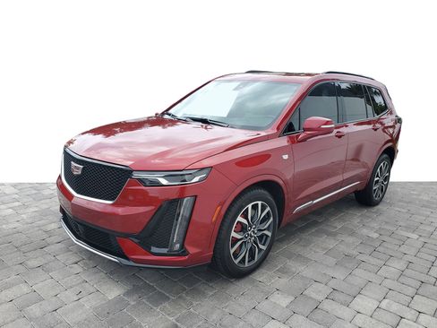 Used 2024 Cadillac XT6 Sport w/ Technology Package AWD/4WD image 3