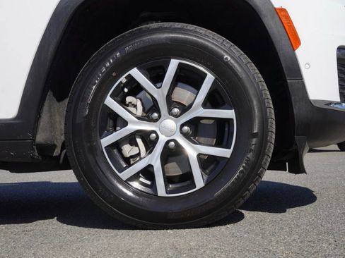 Used 2024 Jeep Grand Cherokee L Limited w/ Luxury Tech Group II image 10