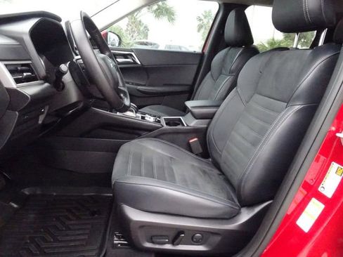 Used 2024 Mitsubishi Outlander SE FWD image 7