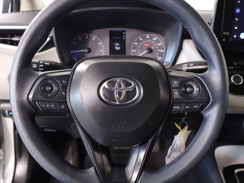Used 2025 Toyota Corolla LE image 3