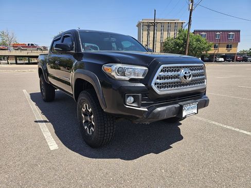 Used 2017 Toyota Tacoma TRD Off-Road w/ Tow Package (A/T) AWD/4WD image 6