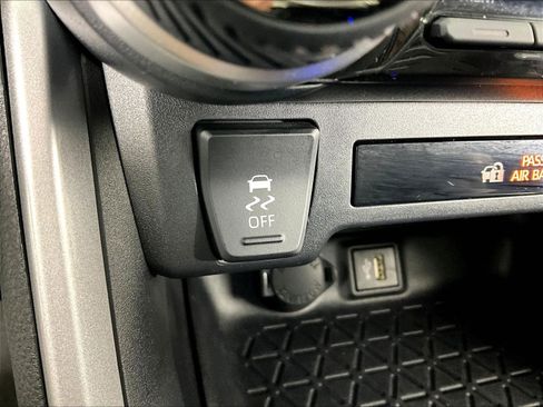Used 2024 Toyota RAV4 XLE AWD/4WD image 38