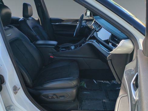 Used 2023 Jeep Grand Cherokee Trailhawk image 15