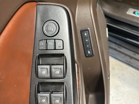 Used 2018 Chevrolet Tahoe Premier AWD/4WD image 23