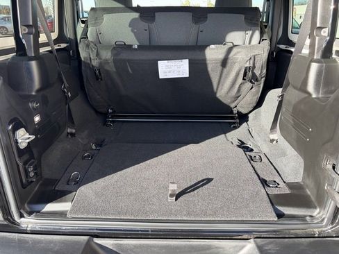 Used 2025 Jeep Wrangler Sport S image 13