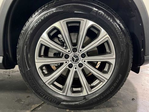 Used 2023 Mercedes-Benz GLC 300 4MATIC image 9