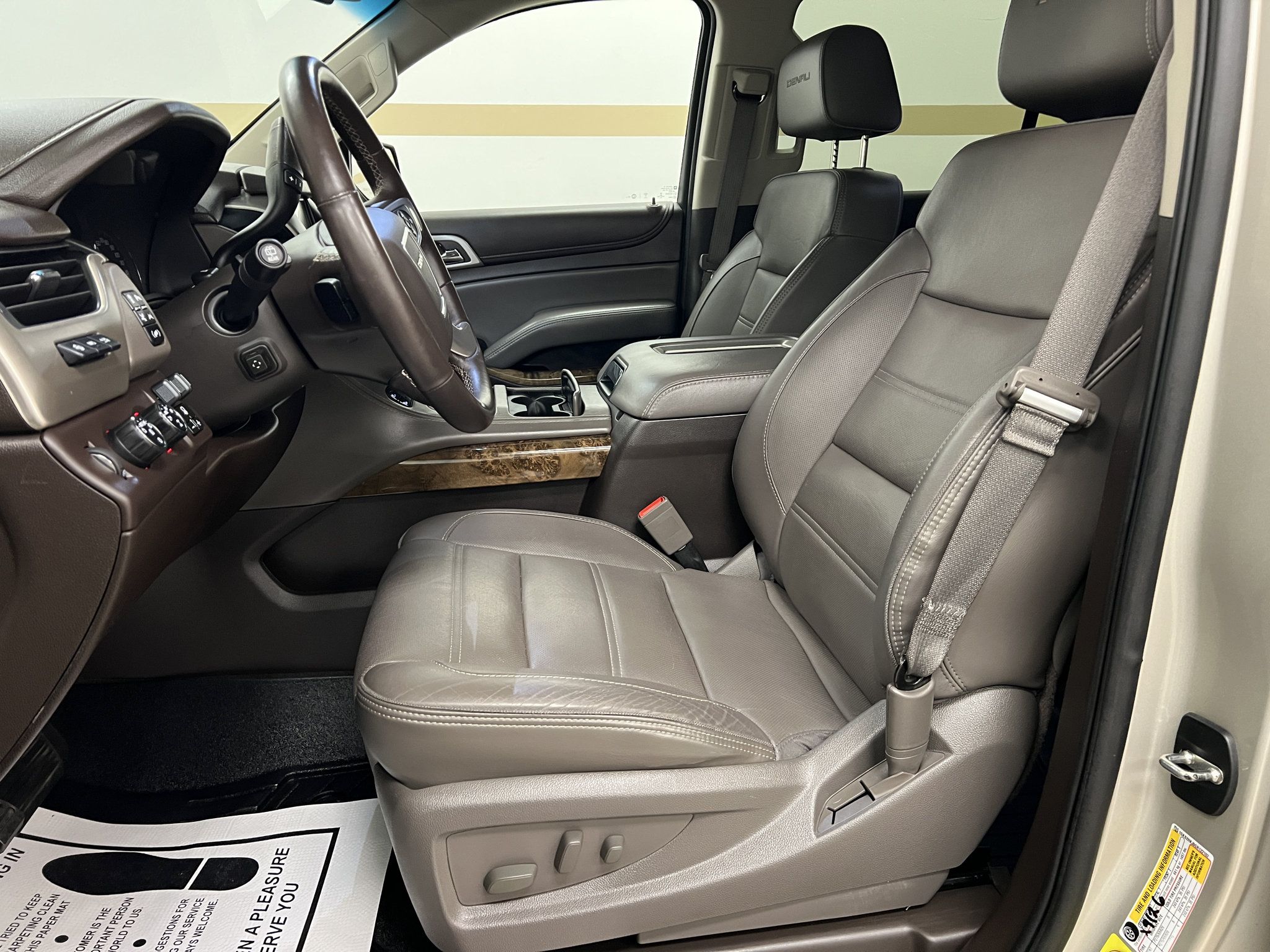 Used 2016 GMC Yukon XL Denali w/ Open Road Package AWD/4WD image 6