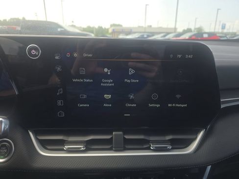 Used 2025 Chevrolet Equinox LT w/ Convenience Package II AWD/4WD image 11