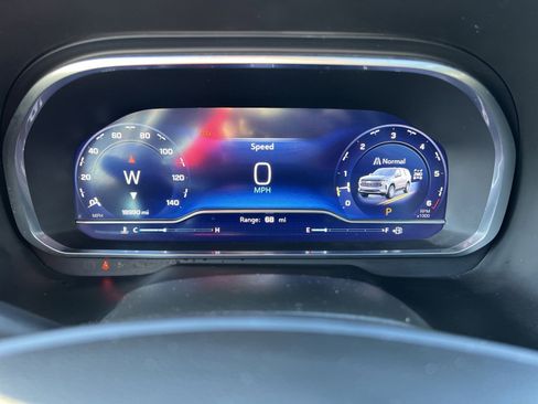 Used 2023 Chevrolet Tahoe LT w/ Luxury Package image 17