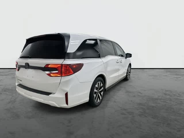Certified 2025 Honda Odyssey EX-L image 3