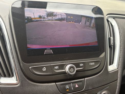 Used 2020 Chevrolet Malibu LT FWD image 23