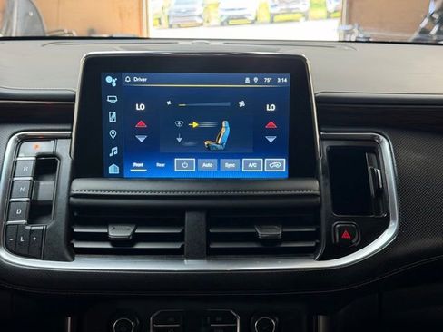 Used 2024 Chevrolet Tahoe Premier RWD image 13