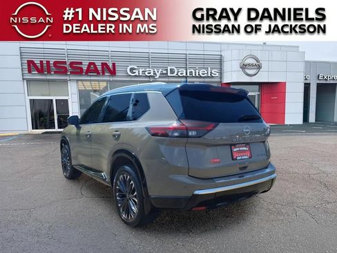 Certified 2025 Nissan Rogue Platinum w/ Tech Package FWD image 6