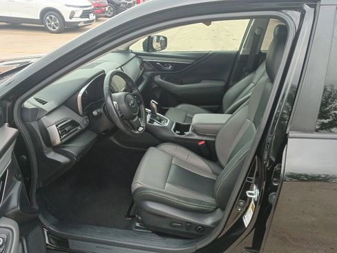 Used 2025 Subaru Outback Onyx Edition AWD/4WD image 4