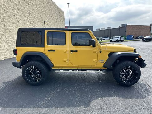 Used 2019 Jeep Wrangler Unlimited Sport image 6