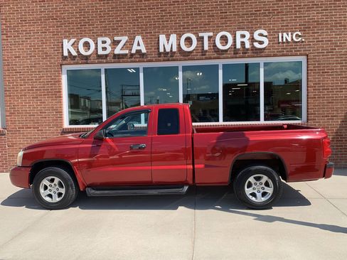 Used 2007 Dodge Dakota SLT RWD image 2
