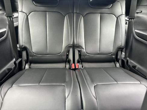 New 2026 Jeep Grand Cherokee L Limited w/ Limited Altitude Package AWD/4WD image 30