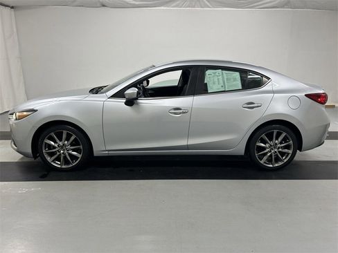 Used 2018 MAZDA MAZDA3 Touring image 6