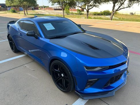 Used 2017 Chevrolet Camaro SS RWD image 5