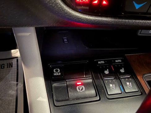 Used 2022 Lexus RX 350L Premium w/ Premium Package image 18