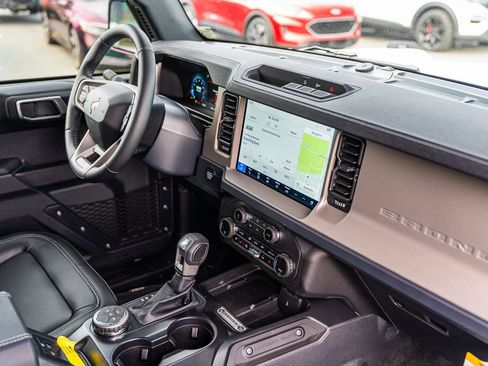 New 2025 Ford Bronco Outer Banks image 9