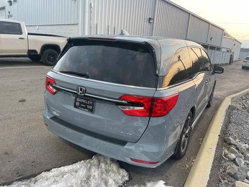 Used 2023 Honda Odyssey Elite image 35
