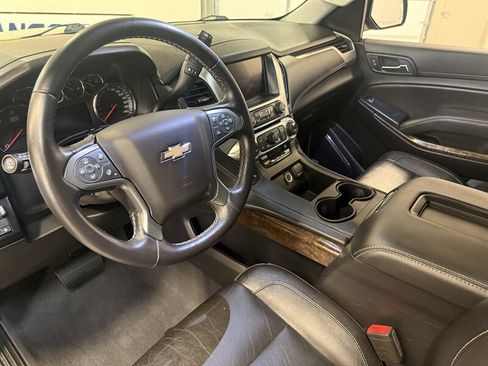 Used 2019 Chevrolet Suburban LT w/ Luxury Package AWD/4WD image 21