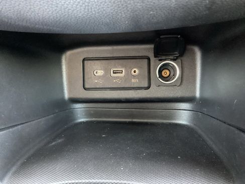 Used 2020 Chevrolet Equinox LT FWD image 23