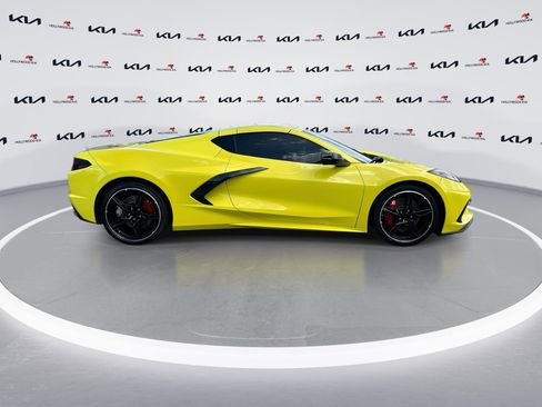 Used 2021 Chevrolet Corvette Stingray Coupe w/ Z51 Performance Package image 9