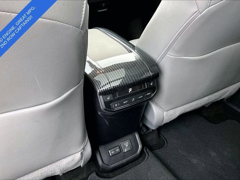 Used 2023 Toyota Highlander Platinum FWD image 30