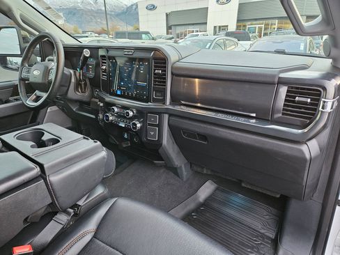 Used 2025 Ford F350 Lariat image 37