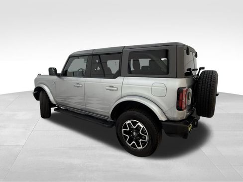 Used 2024 Ford Bronco Outer Banks image 2